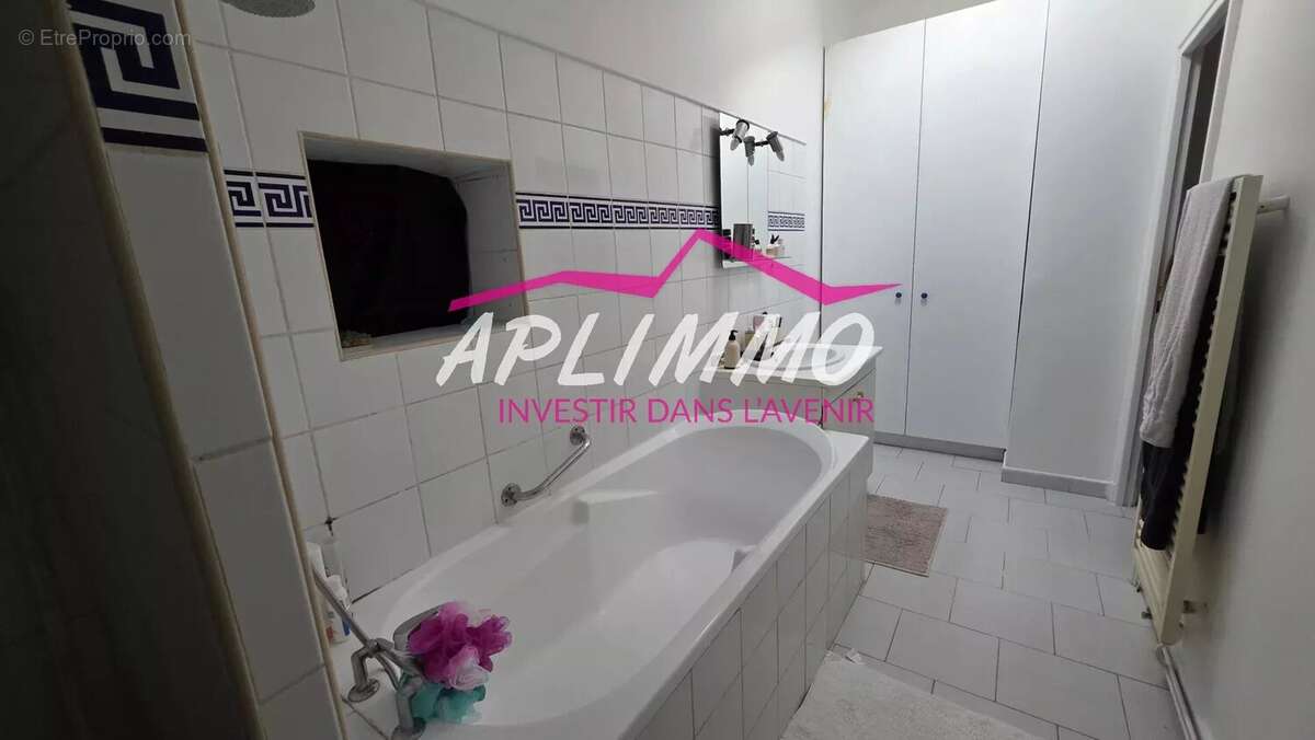 Appartement à PIERRELATTE