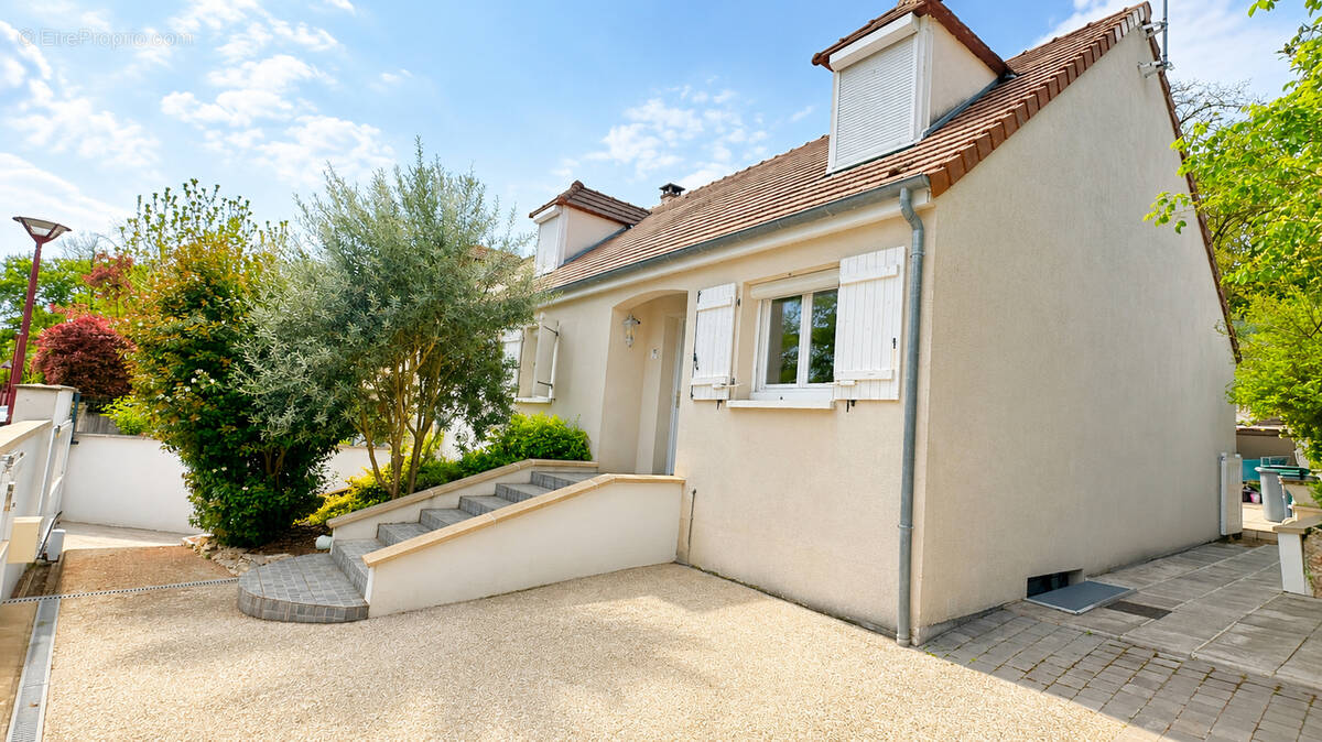 Maison à LINAS