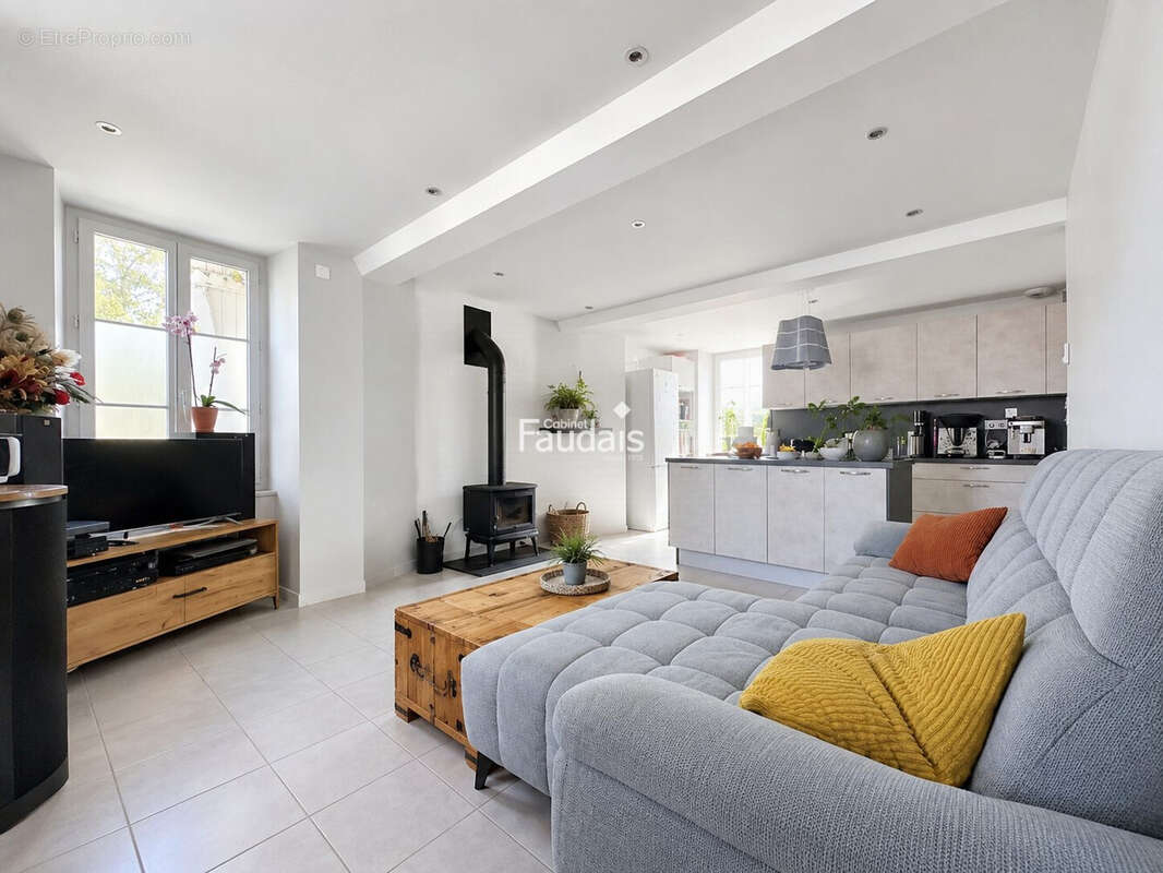 Maison 93 m² à Saint-Lo  - photo 3