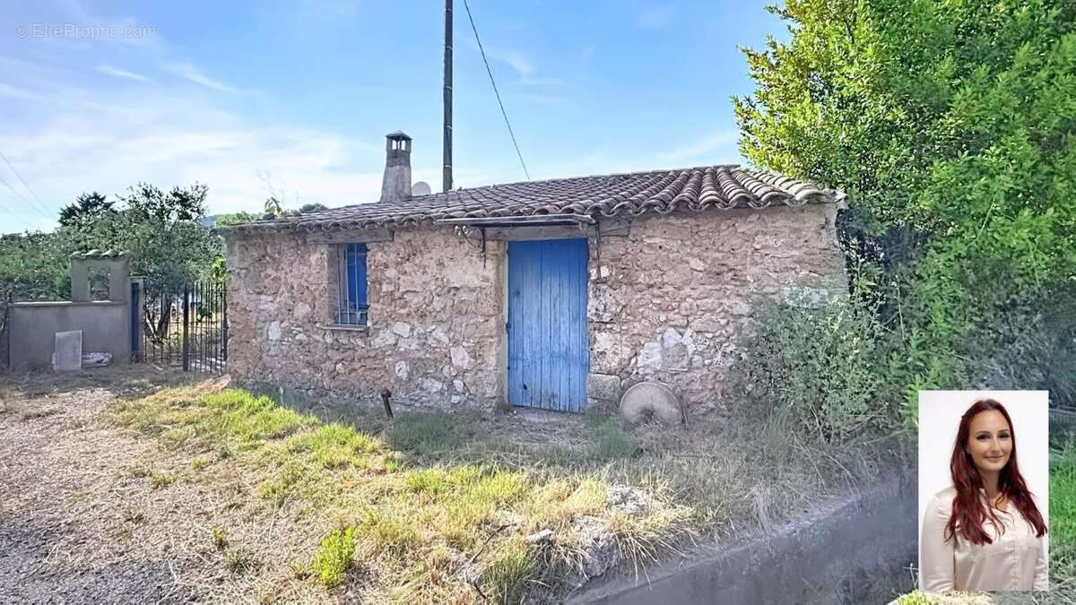 Terrain Constructible et viabilisé Salernes 1300 m2 avec cabanon cadastré - photo 8