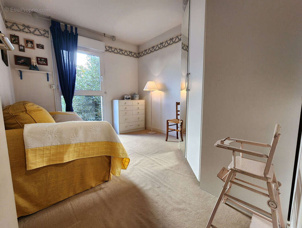 Appartement à LA GARENNE-COLOMBES