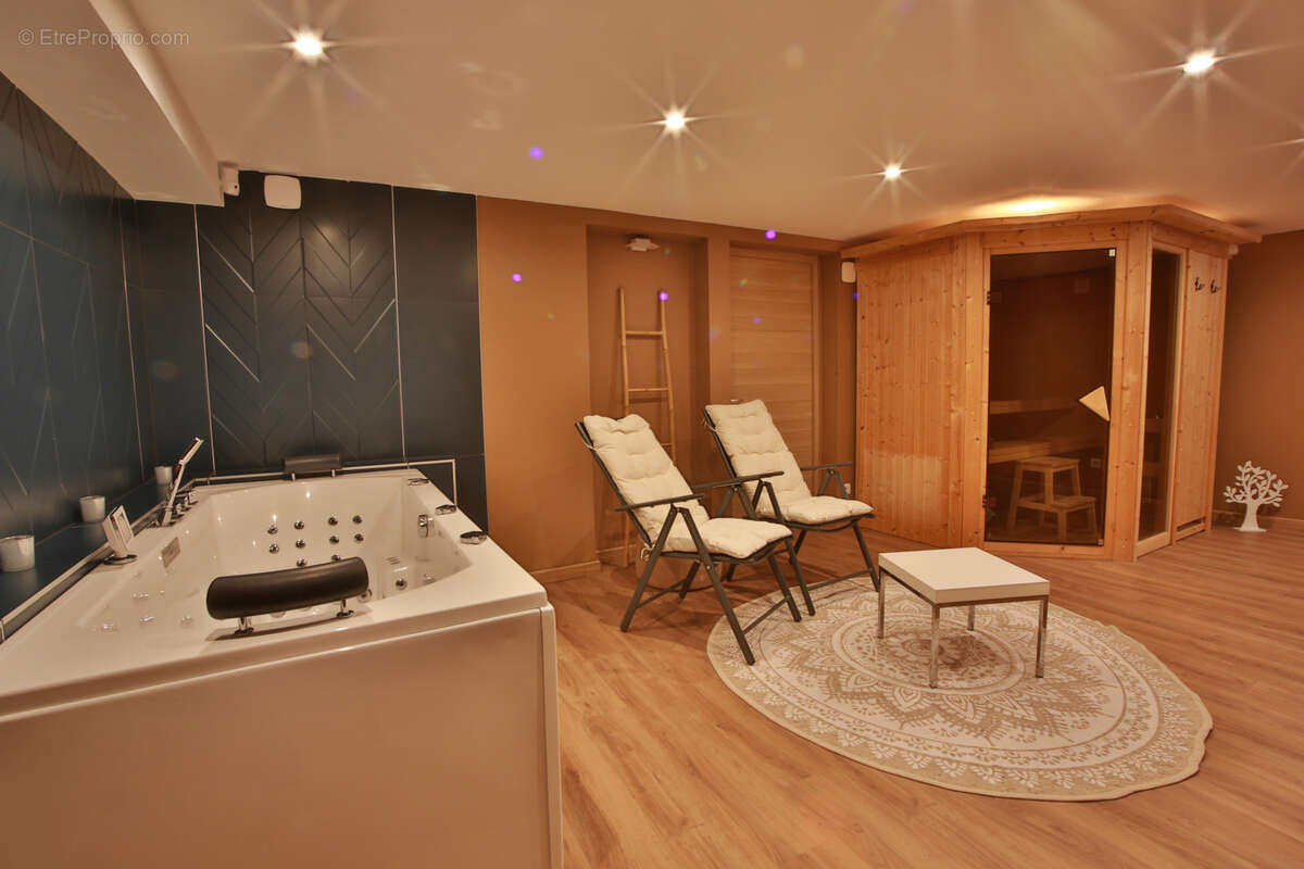 Commerce à SARREGUEMINES