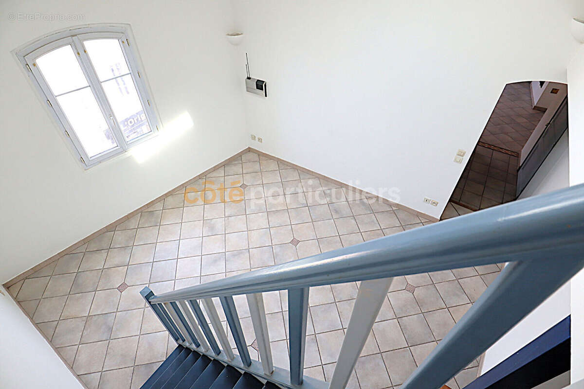 Appartement à ROQUEBRUNE-SUR-ARGENS