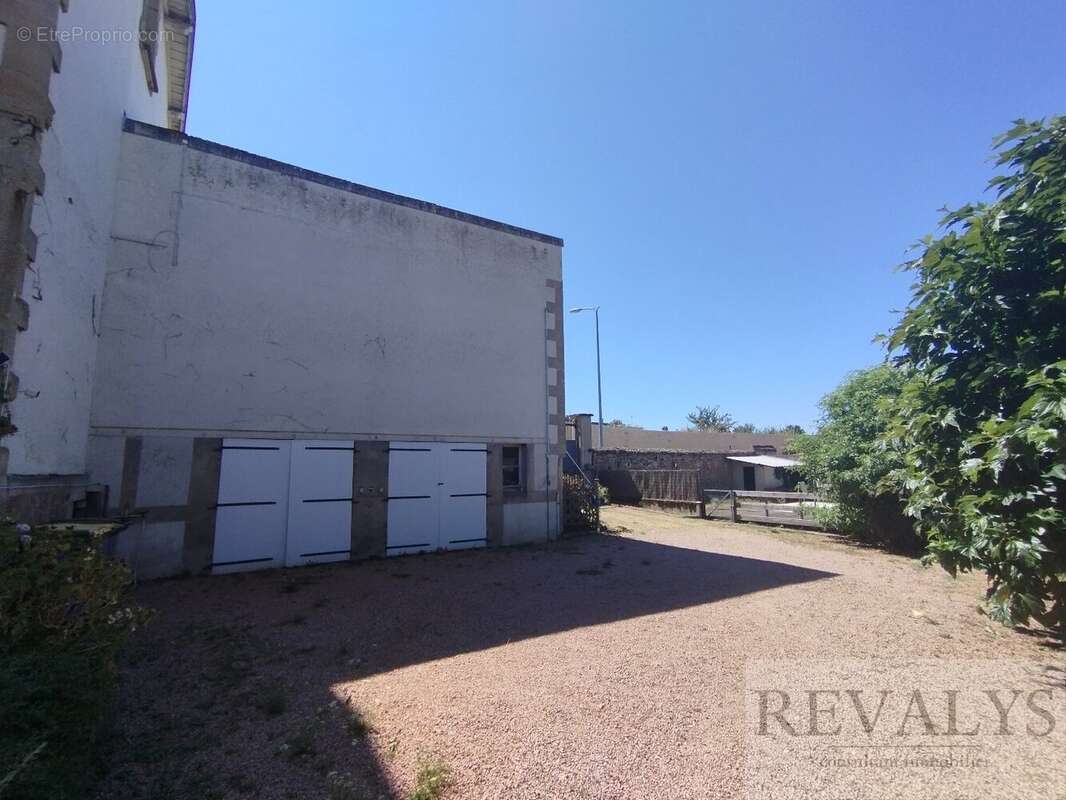 AUTUN 71400 Maison 335 m2 8 pièces 6 chambres Garages Grand jardin clos - photo 18