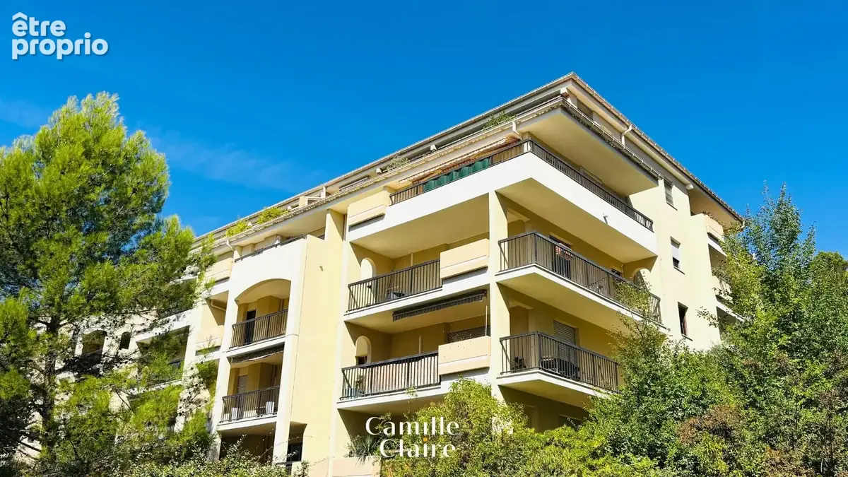 Centre ville et commerces à pied Aix en Provence - Appartement  T3 - T4 avec terrasse, ascenseur et parking - - photo 16