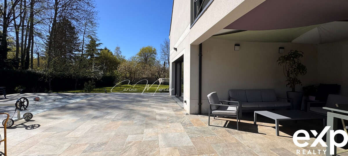 Maison 317 m² à Saint-Remy-L'honore  - photo 4