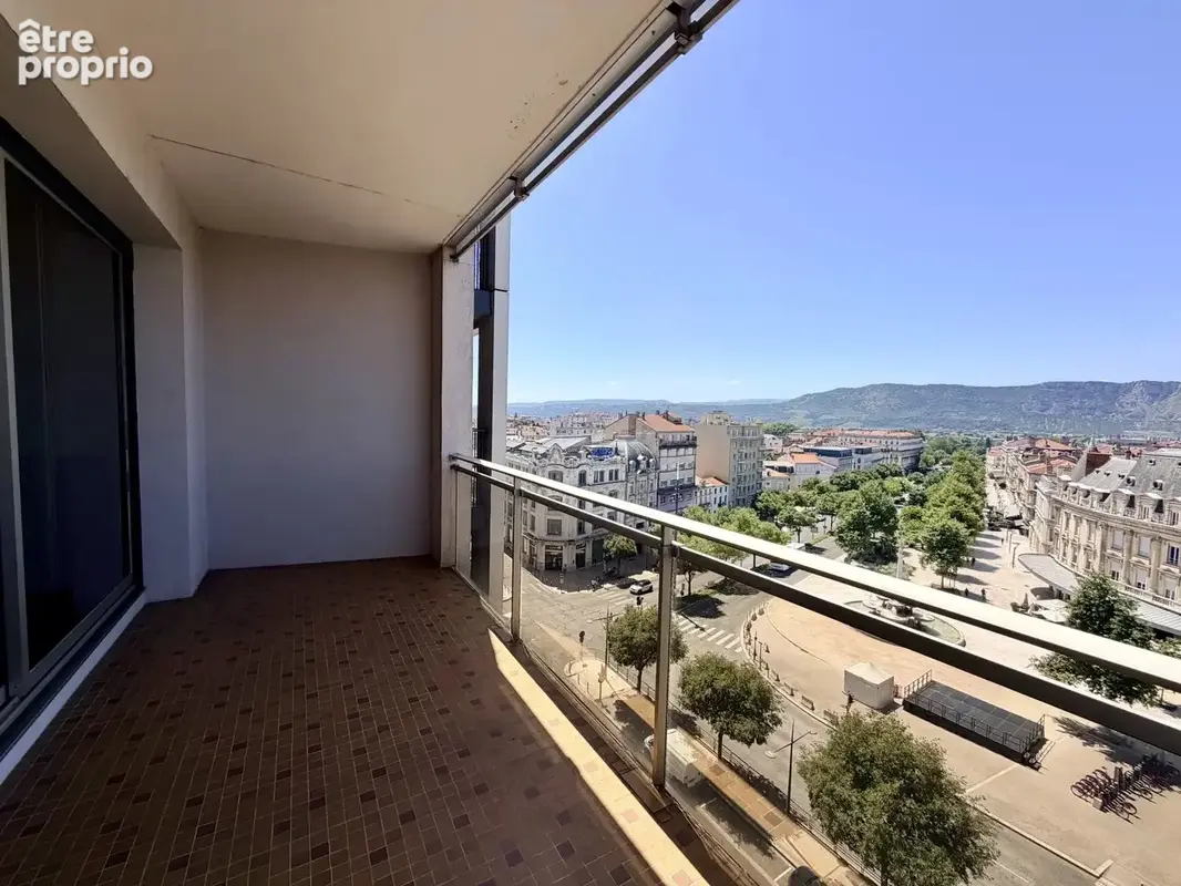Valence centre — t3 de 91 m² — étage élevé — vue dégagée — 2 terrasses — parking - photo 6