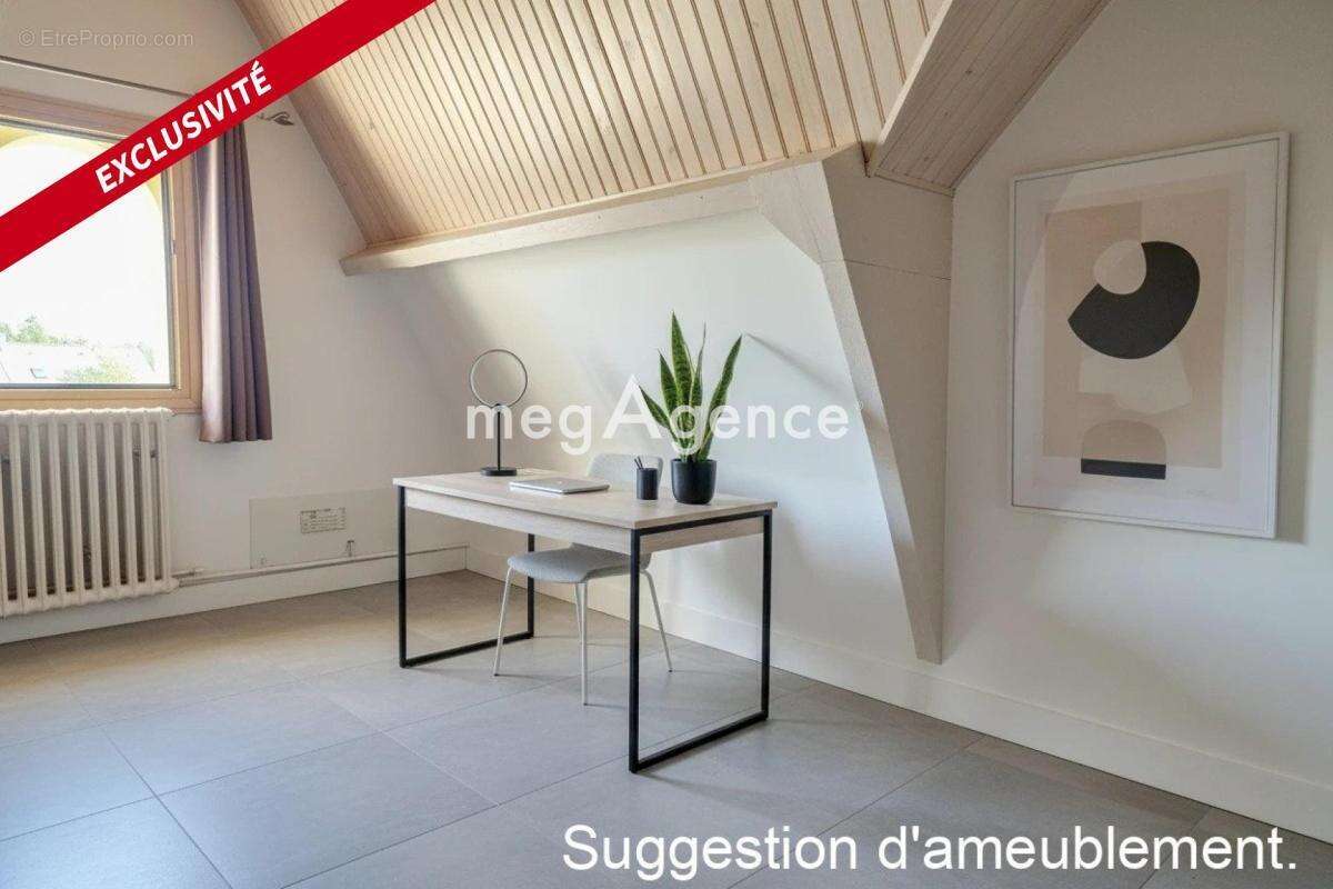 Maison à LONGUE-JUMELLES