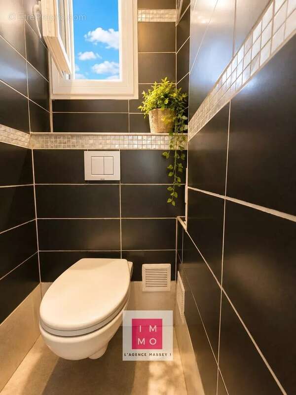 T3 lumineux de 56 m² – Balcon, grand garage, cave et parking – Secteur Jardin Massey - photo 15