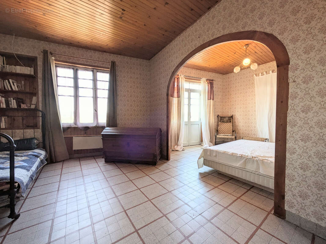 Maison a vendre saint germain laval - 141 m² - 5 chambres possibles - cave - jardin - photo 7