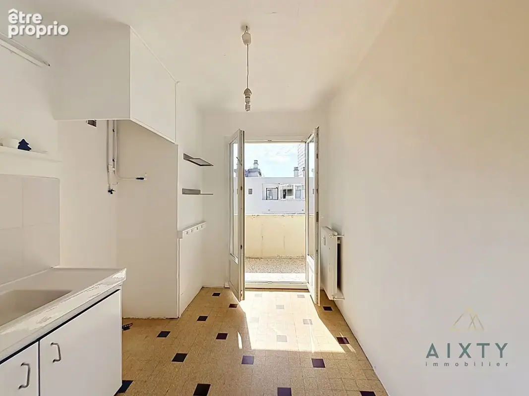 Appartement traversant 2 pièces 47 m2 dernier étage avec terrasse et balcon - photo 7