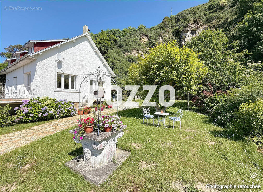 Maison à JULLOUVILLE