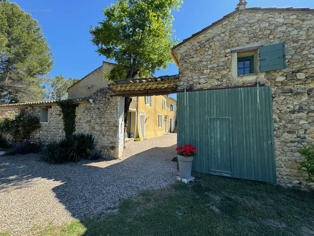 Authentique mas en pierre au calme - secteur vaison - photo 3