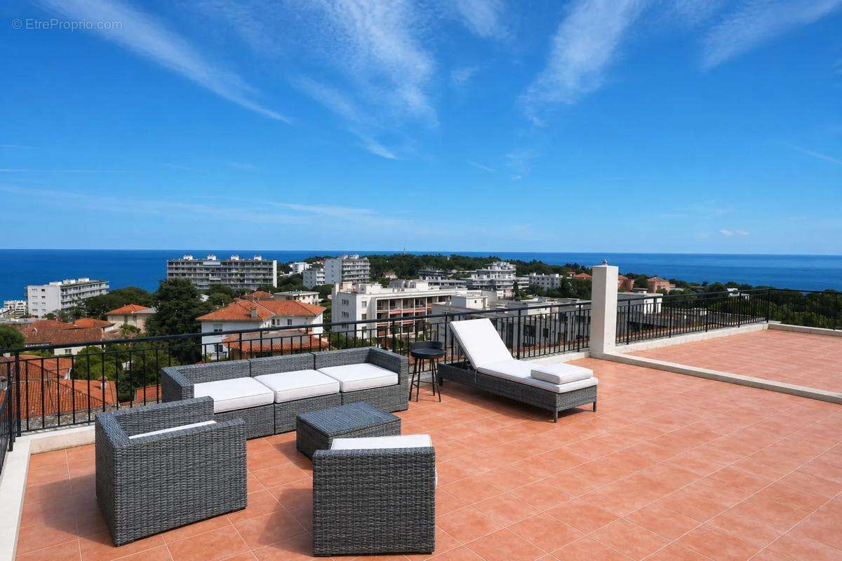 Appartement à ROQUEBRUNE-CAP-MARTIN