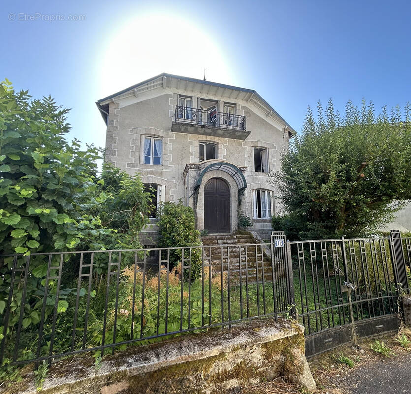 Maison à CORREZE