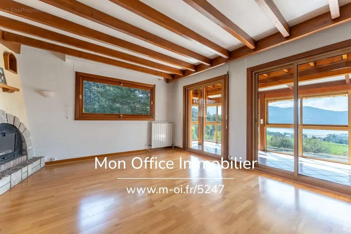Référence : 6620-MTE. - Maison 200 m²  - terrain 1276 m² - Vue imprenable sur le Lac - photo 4