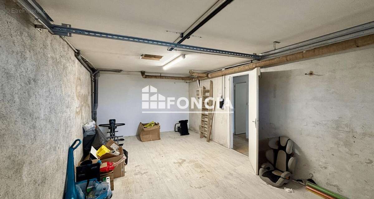 GIBAUDERIE Investissement locatif, maison de 6 chambres louées 450 euros chaque, rapport possible de 32400e annuel - photo 12
