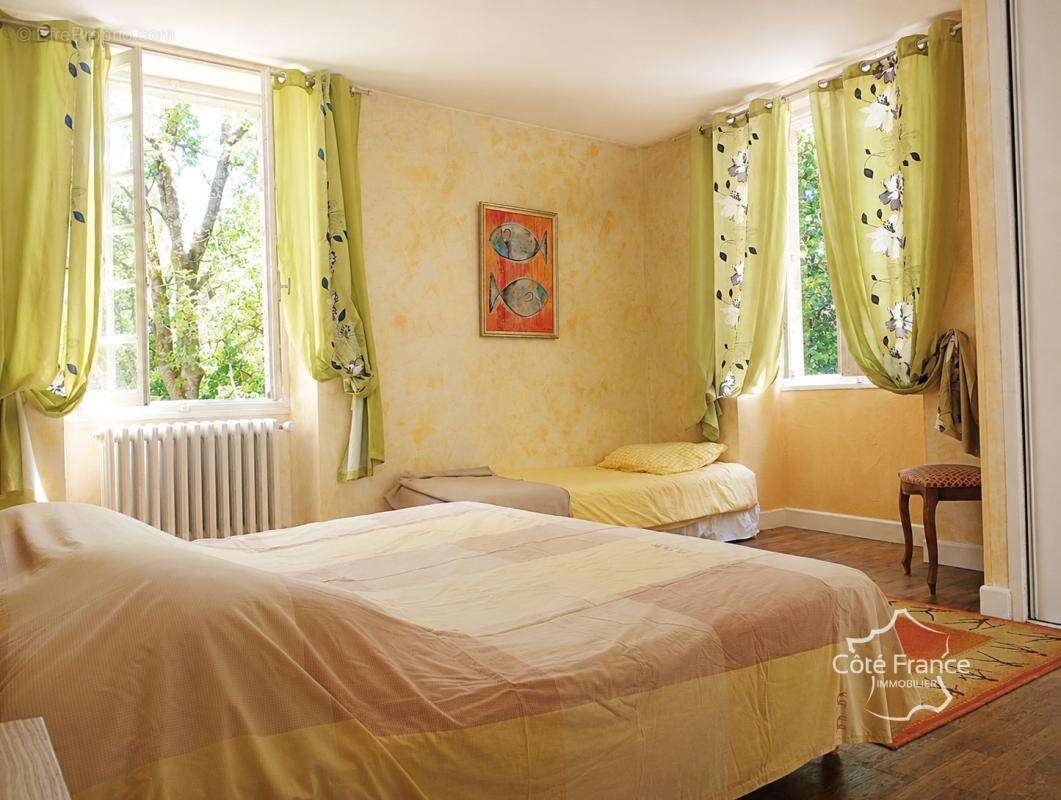 Propriété de charme 340m2 avec piscine, jacuzzi, ruisseau, 2 - photo 22