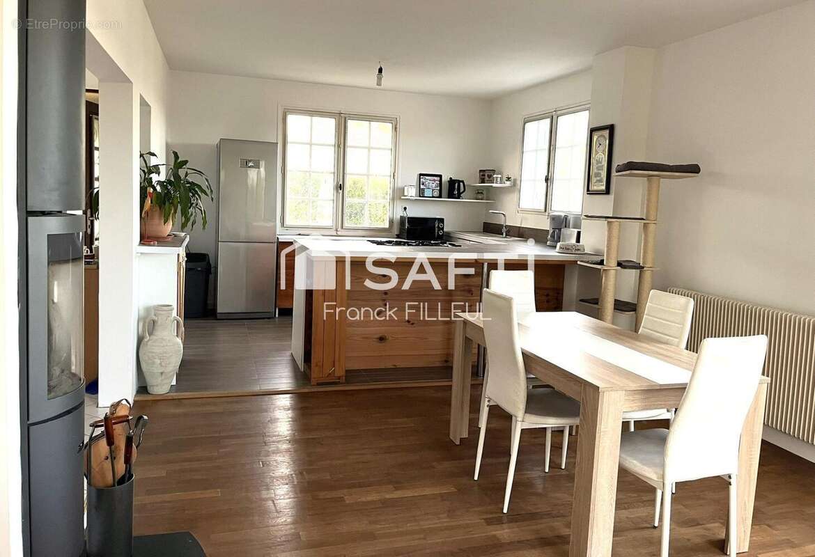 Photo 2 - Maison à LE PALAIS-SUR-VIENNE