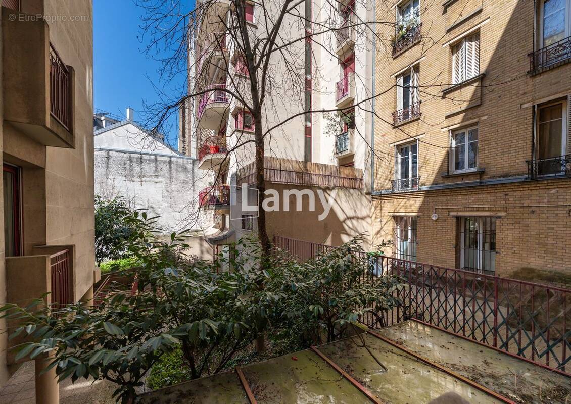 Appartement à PARIS-19E