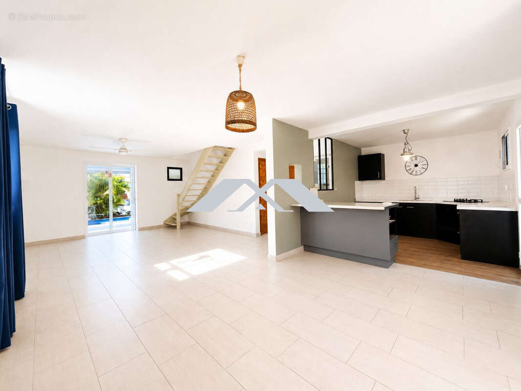 Maison 125 m² à Le Tampon  - photo 8