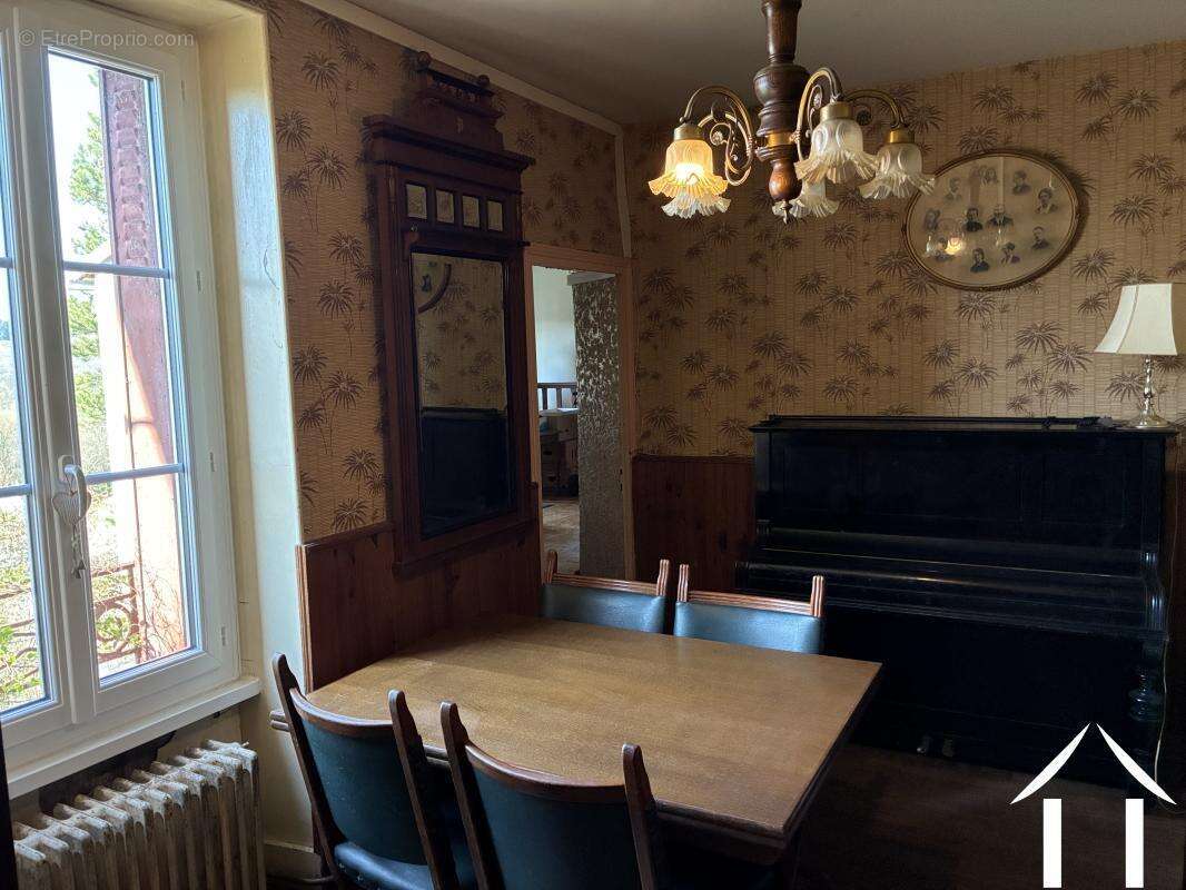 Maison à MONT-ET-MARRE