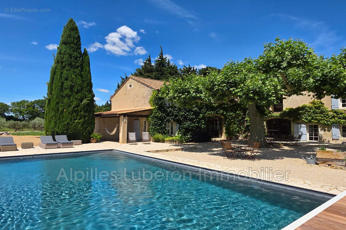 Maison à L'ISLE-SUR-LA-SORGUE