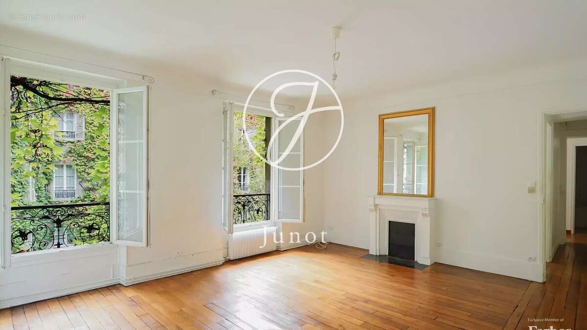 Appartement à PARIS-18E