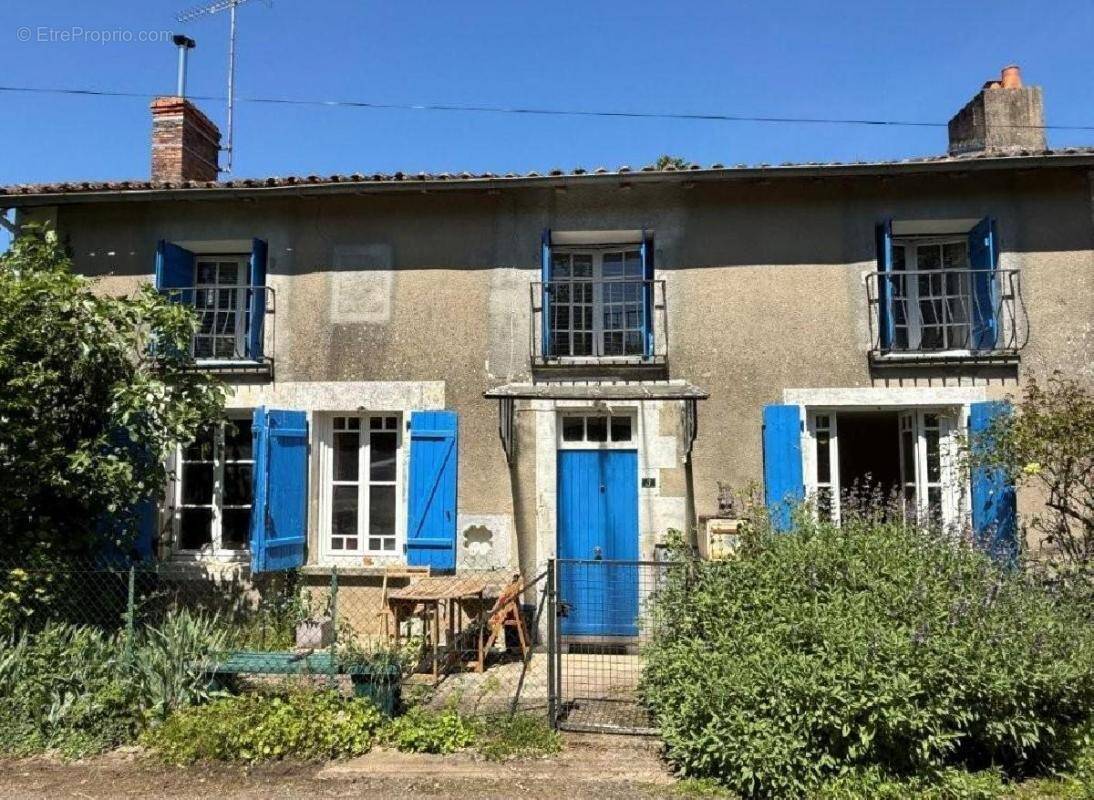 Maison à CHAMPAGNE-MOUTON