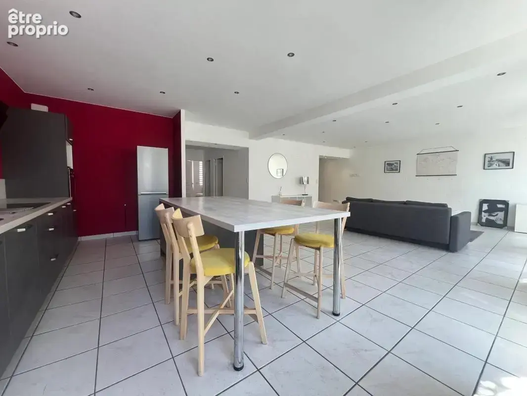 Appartement de 4 pièces de 107 m² à Saint-Étienne - photo 5