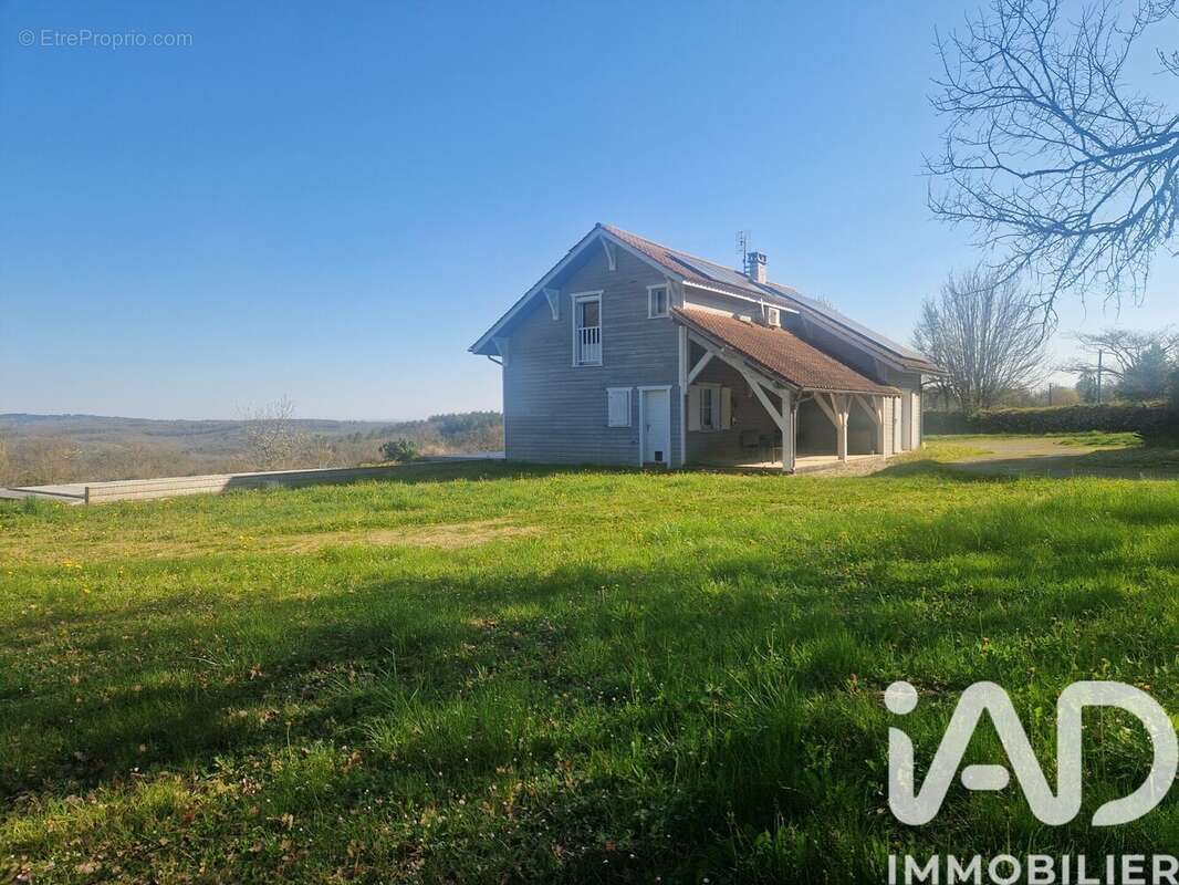 Maison 128 m² à Bouzic  - photo 2