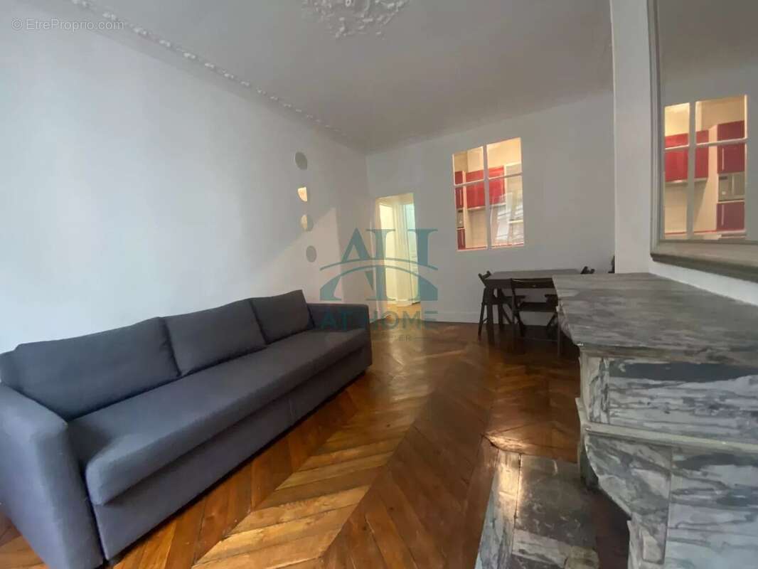 Appartement à PARIS-10E