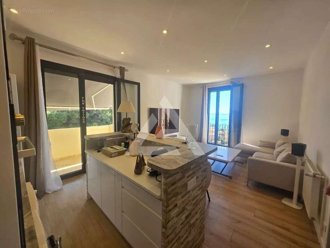 Appartement à ROQUEBRUNE-CAP-MARTIN