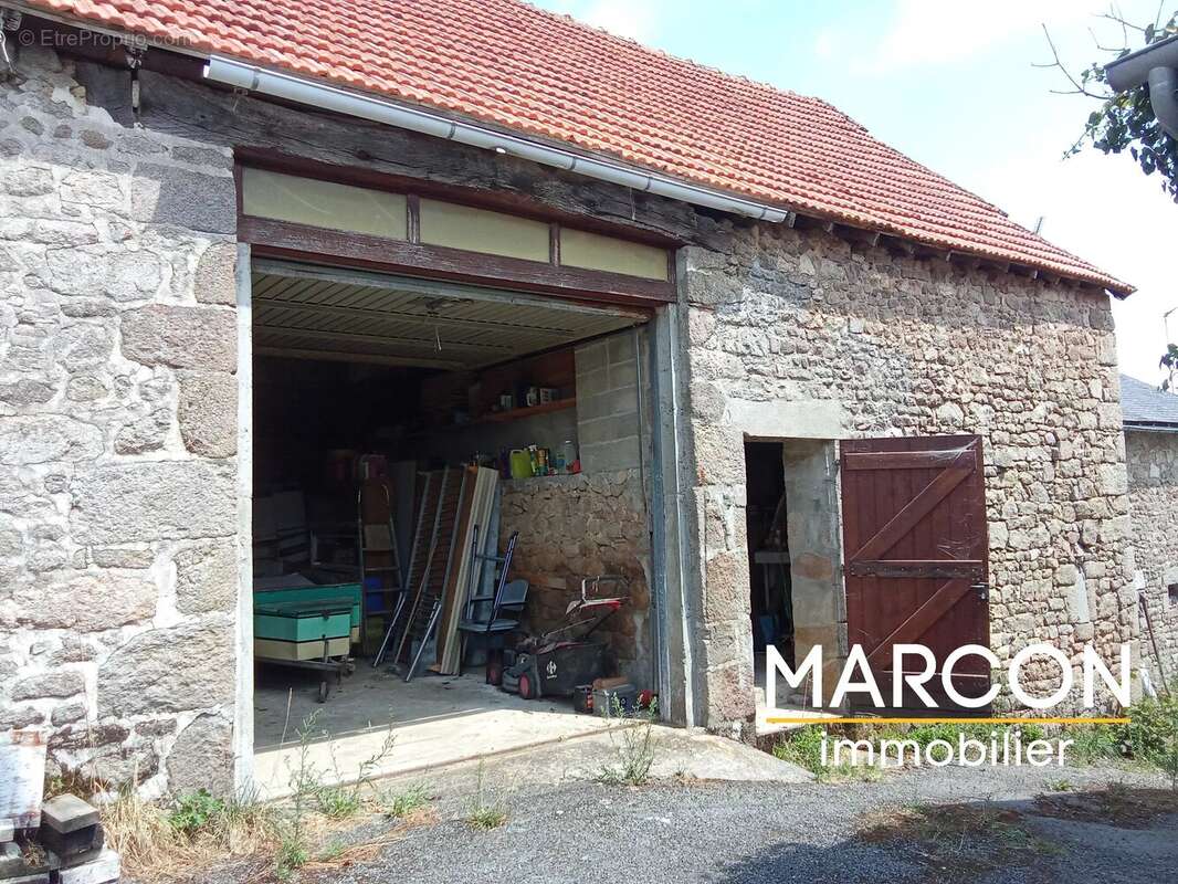 Maison 134 m² à Sainte-Feyre  - photo 14