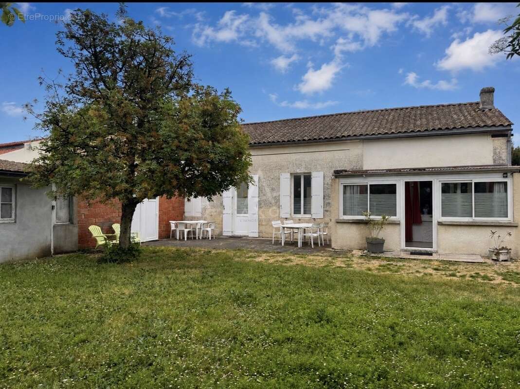 Maison à JONZAC