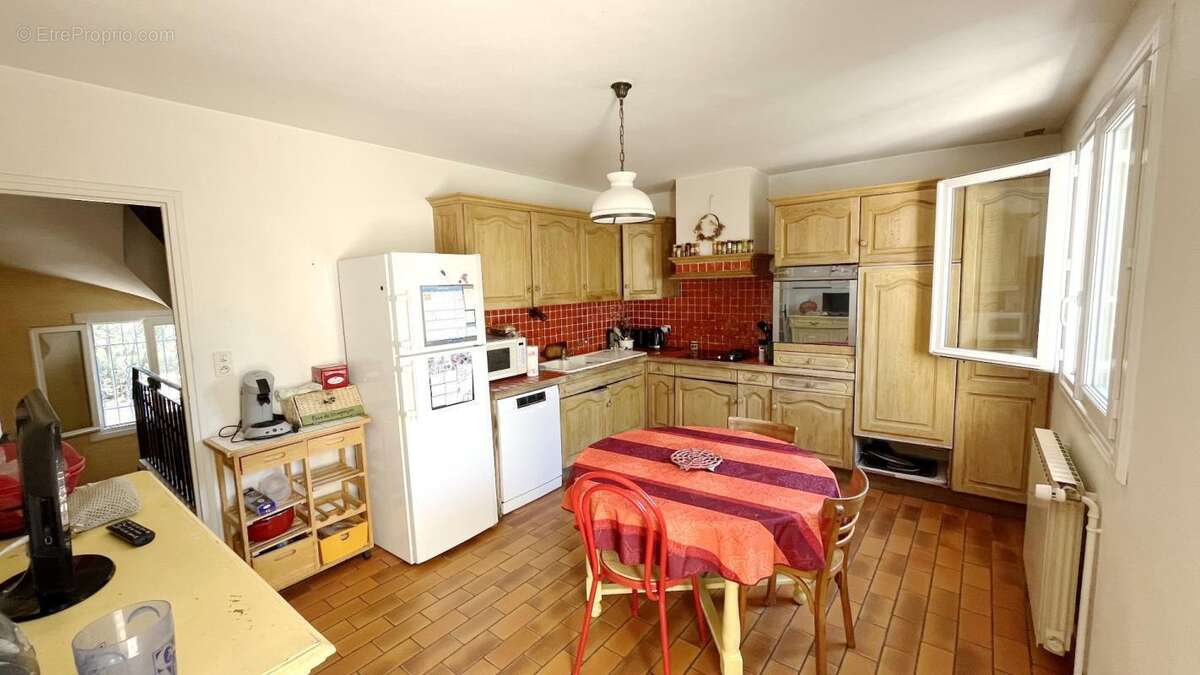 Maison 190 m² à Langlade  - photo 4