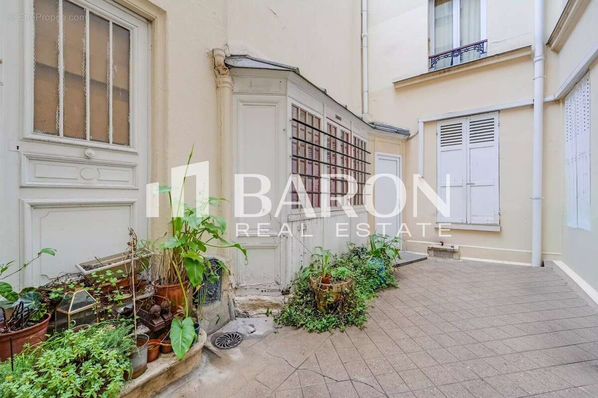 Appartement à PARIS-17E