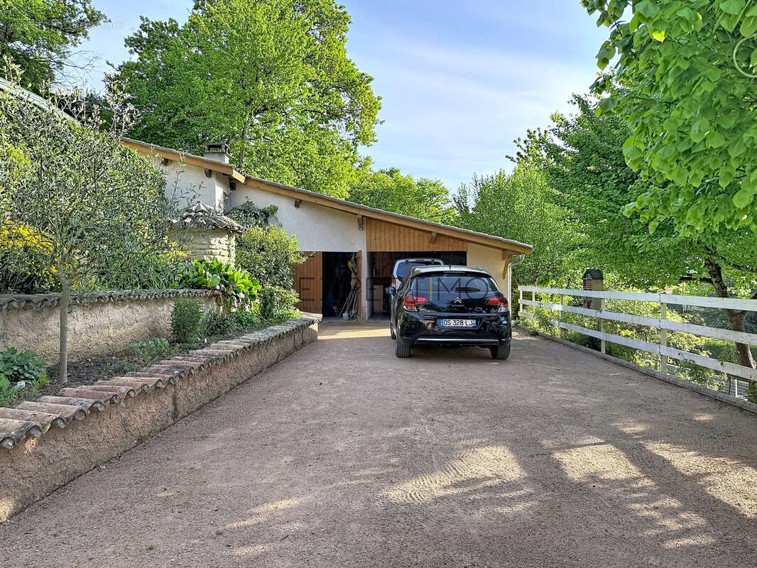 Maison à CHARBONNIERES