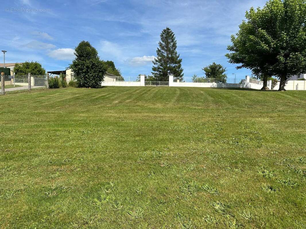 Photo 2 - Terrain à FARGUES-SAINT-HILAIRE