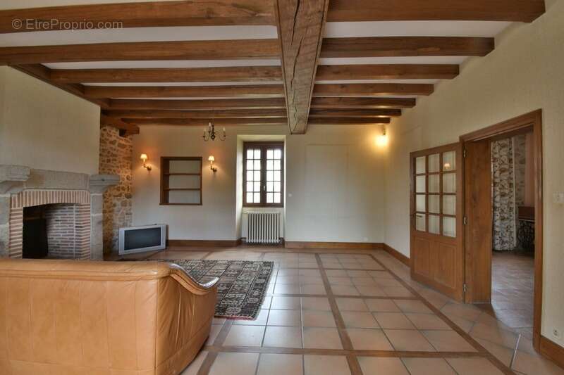 Maison à SAINT-LEGER-MAGNAZEIX