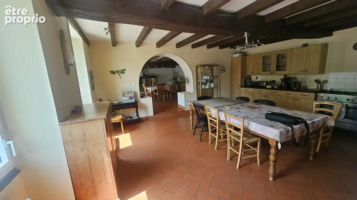 Très belle charentaise rénovée   230 m2   9 pièces   Terrain 1 400 m2   Courant - photo 3