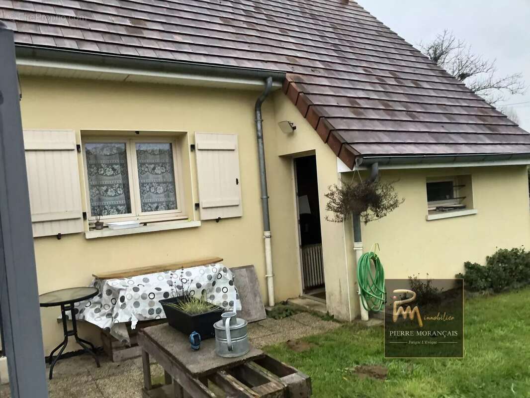 Maison à SAINT-CELERIN