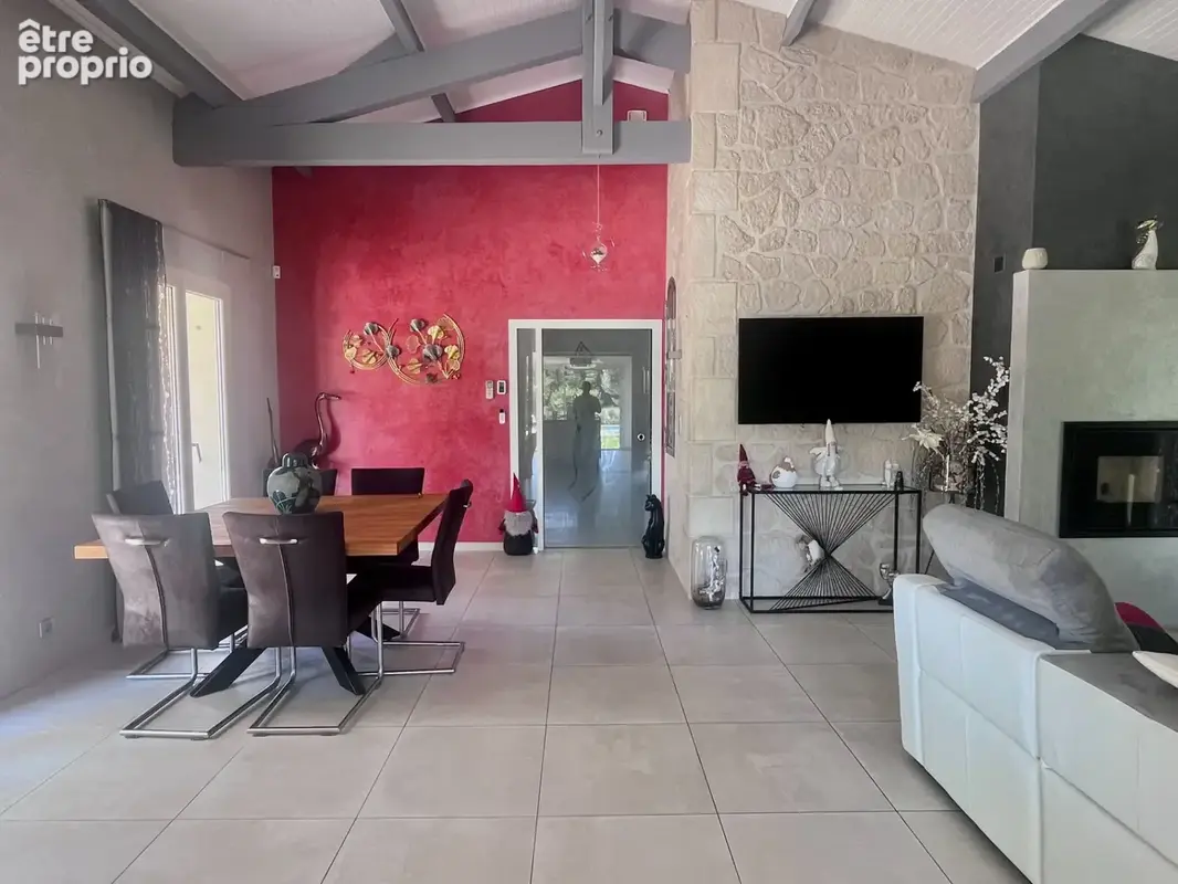 Maison 6 pièces avec piscine et parc paysager - photo 3