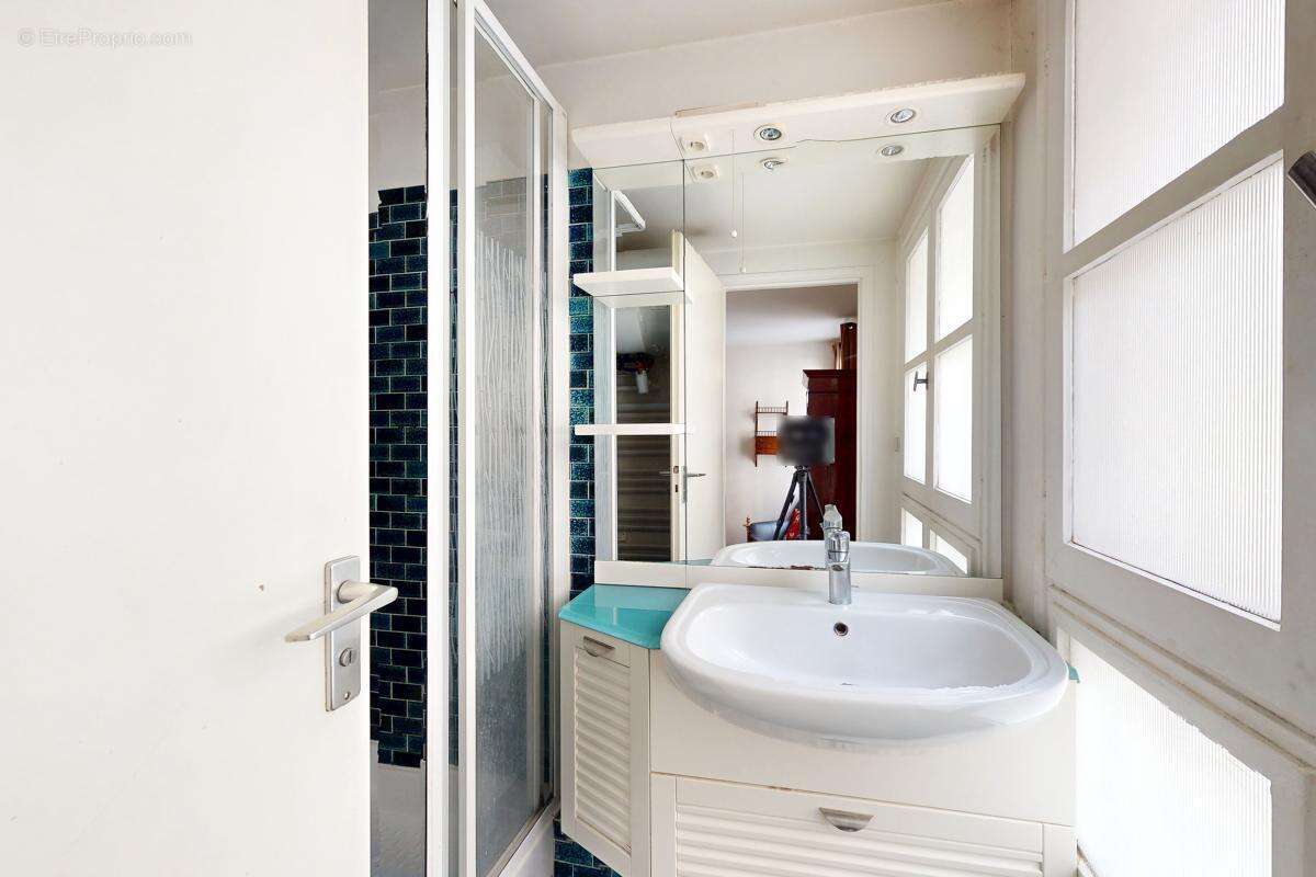 Appartement à PARIS-14E