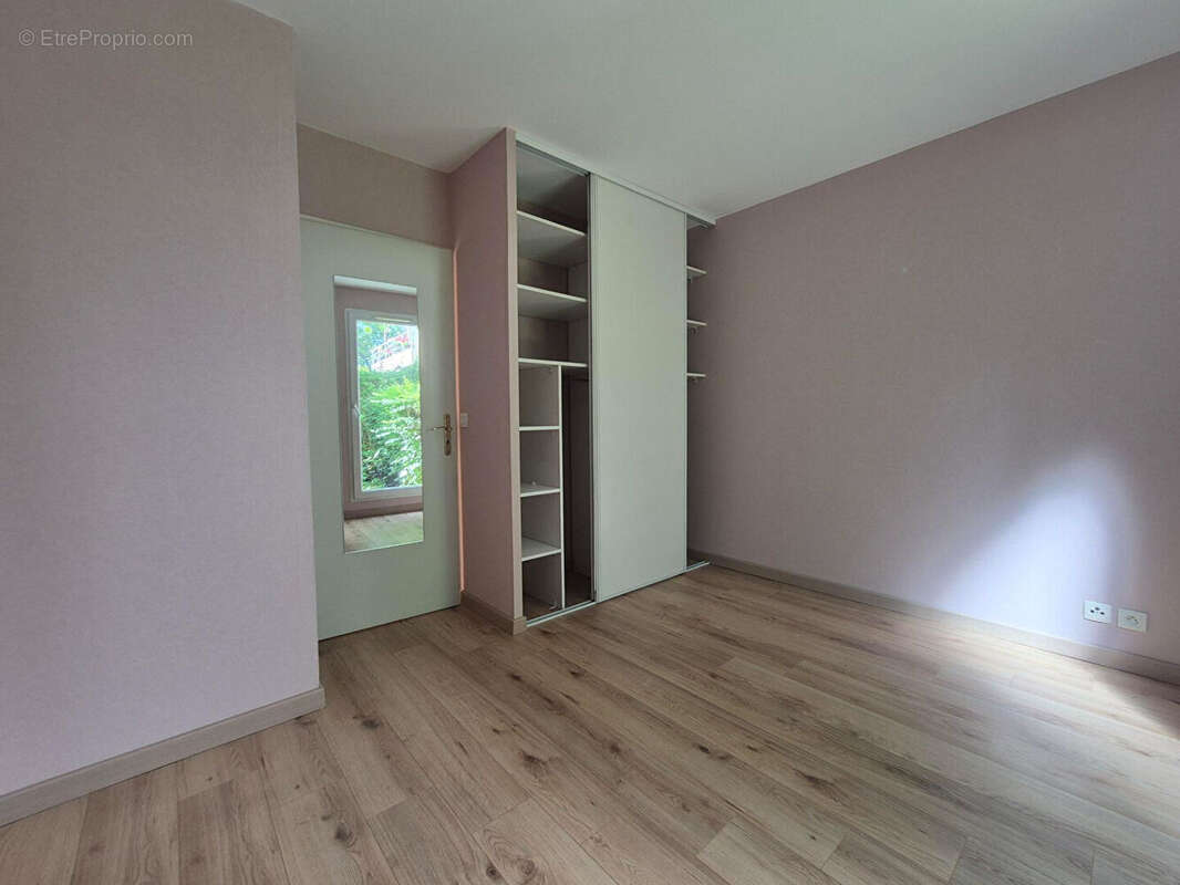 Appartement à SAINTE-GENEVIEVE-DES-BOIS