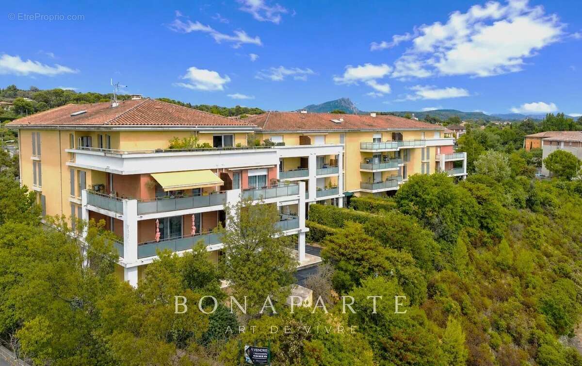 AIX-EN-PROVENCE - Appartement 3 pièces avec terrasse, jardin et double garage - photo 4