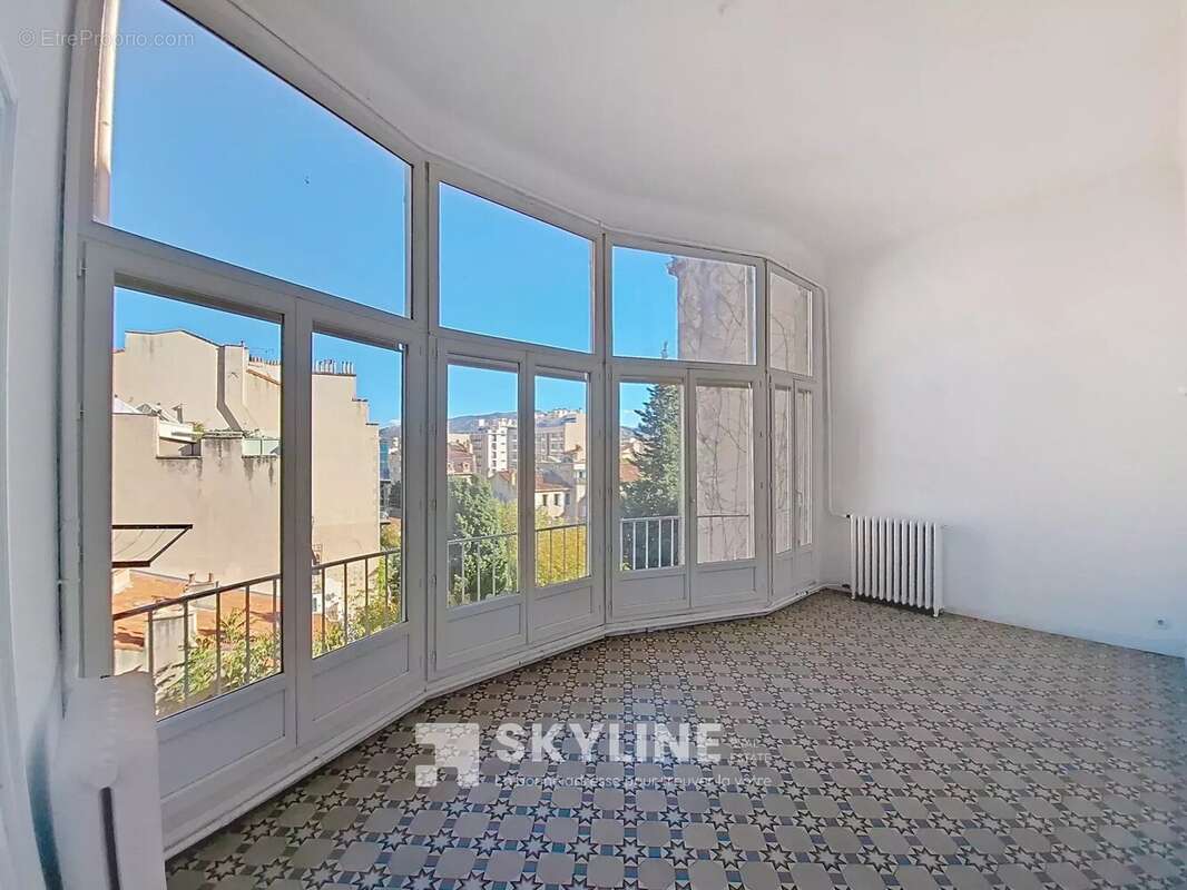 Appartement à MARSEILLE-8E