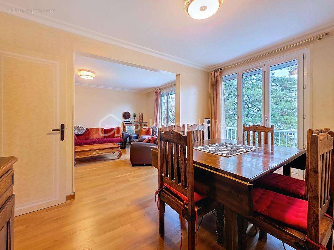 Appartement à ROSNY-SOUS-BOIS