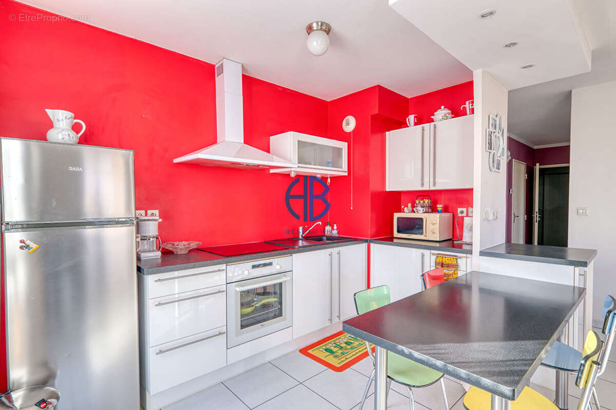 Appartement à SAINT-BONNET-DE-MURE