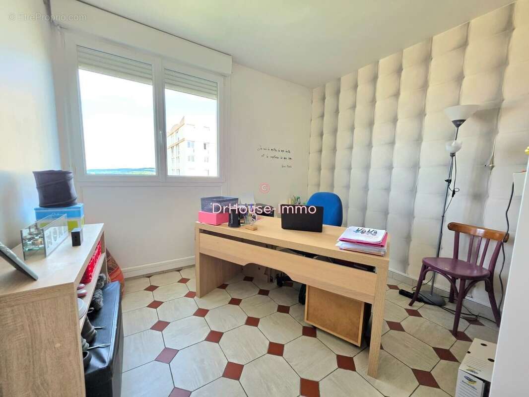 Appartement 73 m² à Mantes-La-Ville  - photo 3
